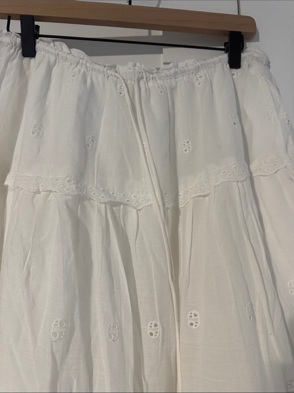 Elie Tahari White Eyelet Tiered Maxi Skirt - Picture 2 of 6